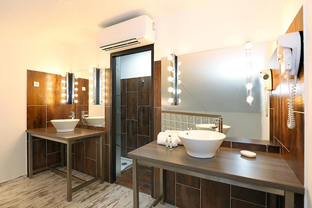 Le Nelioe Hotel Екс ан Прованс Екстериор снимка